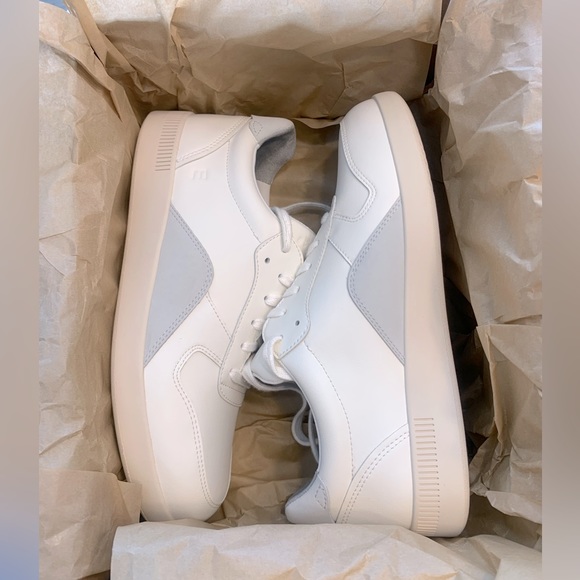 NIB EVERLANE ReLeather Court Sneakers in Off White Unisex - Women’s 9/ Men’s 7 - Picture 8 of 15